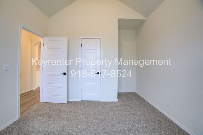Building Photo - 4 BEDROOM CAPITAL HOME IN SAND SPRINGS!!!