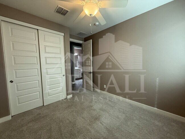 Building Photo - 244 E Prescott Dr