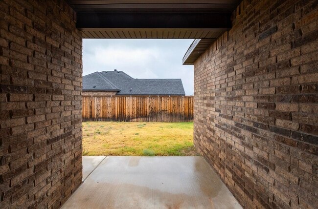 Building Photo - 11629 Evanston Ave