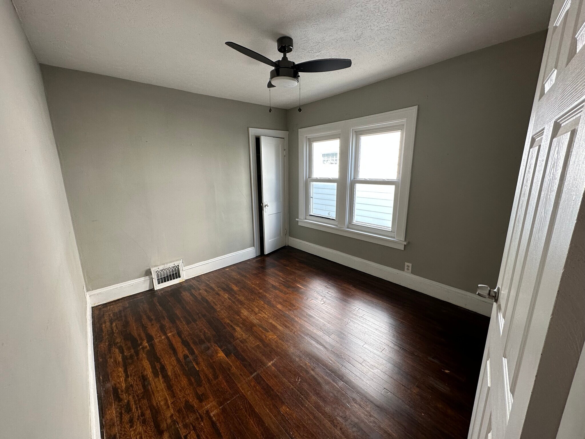 Building Photo - 2101 Waterbury Rd