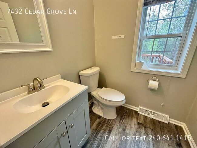 Building Photo - 7432 Cedar Grove Ln