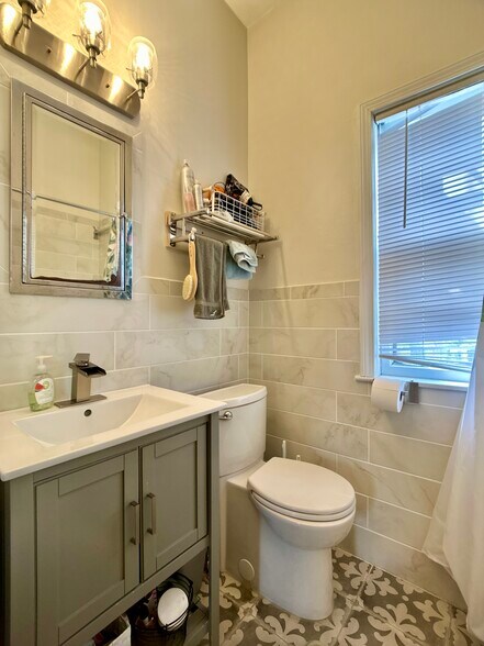 Building Photo - 271 Chestnut Ave