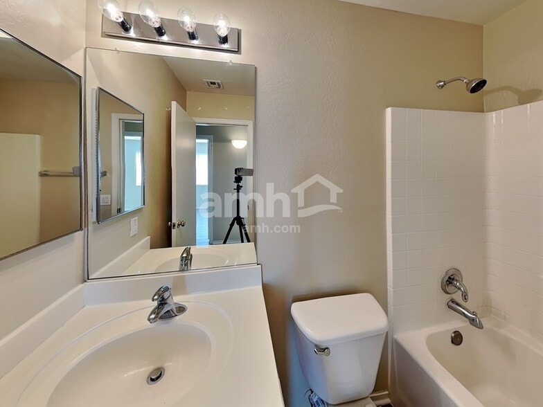 Building Photo - 2057 S 155th Dr