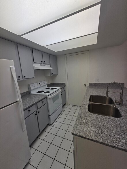 Building Photo - 1618 N 32nd St