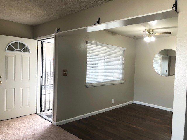 Building Photo - 3452 Redwood Ct