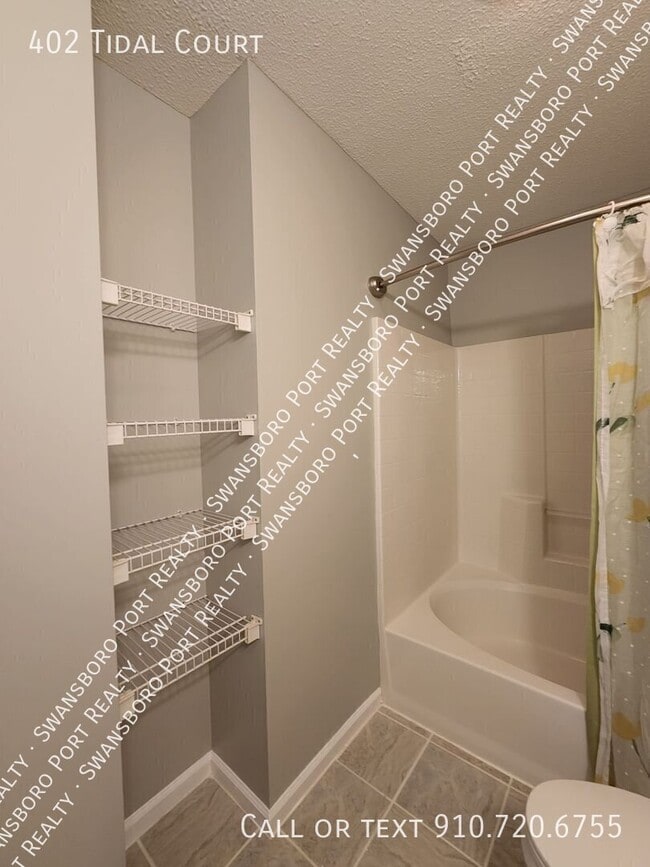 Building Photo - 402 Tidal Ct