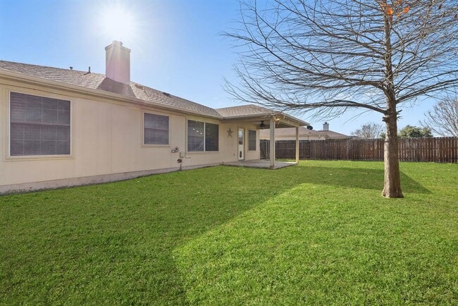 Building Photo - 3812 Eagles Nest St