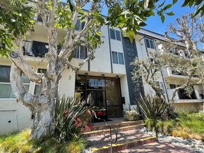 Building Photo - 2bd 2ba in a Great Community of Playa Vista