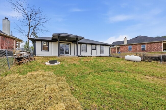 Building Photo - 763 Lakeside Dr