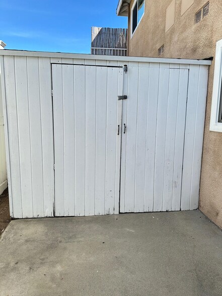 Building Photo - 1909 Bataan Rd