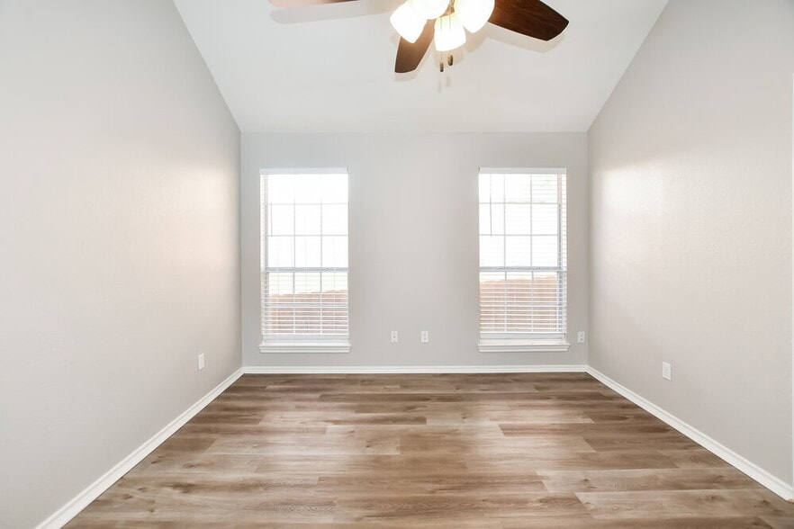Building Photo - 2006 Firewater Pl
