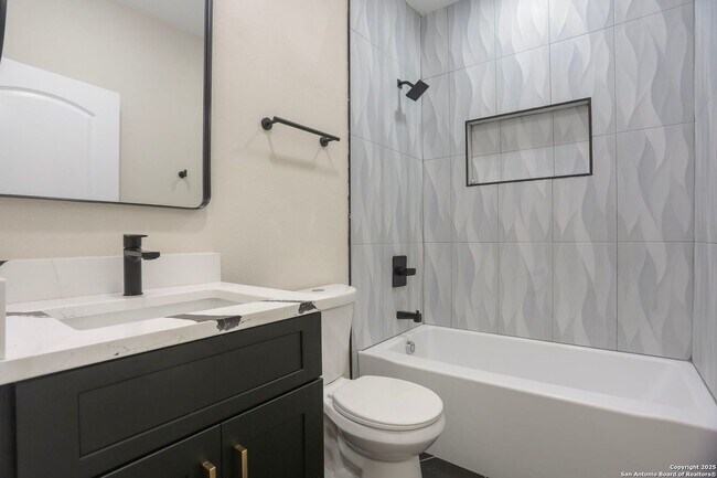Building Photo - 207 Alvarez Pl