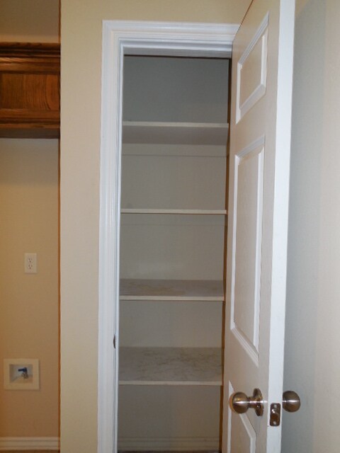 Building Photo - Two Living Areas!!! Spacious Three Bedroom Home in the Woodcreek Addition... Minutes from Campus,...