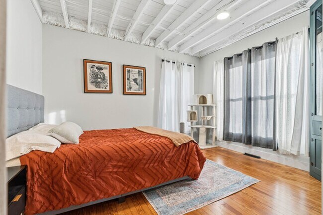 Building Photo - Furnished Country Home For Rent