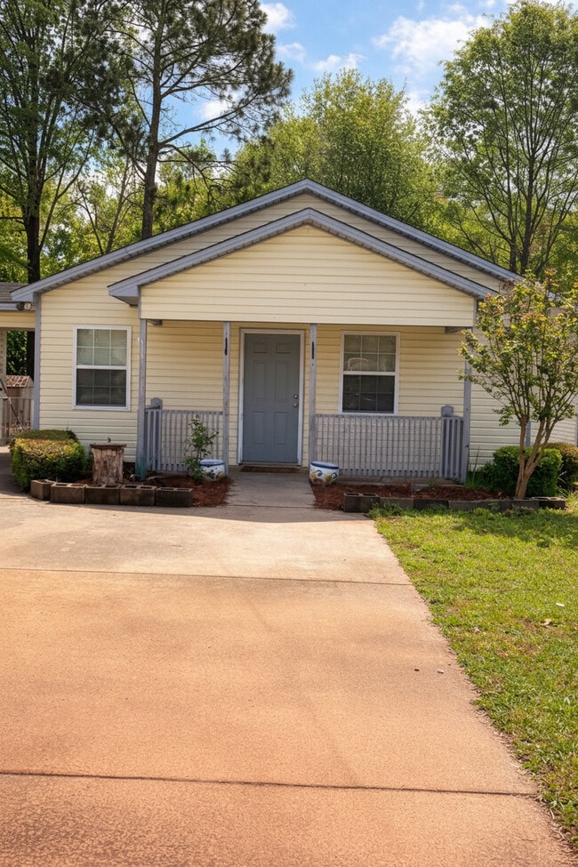 Building Photo - 212 Orchard Way