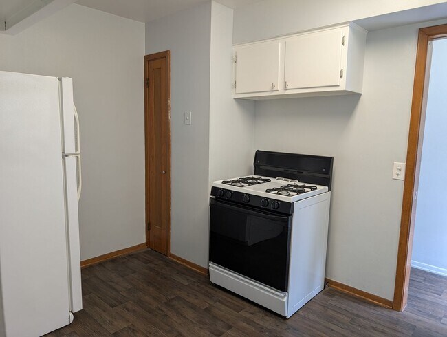 Building Photo - 8983 Highland Dr