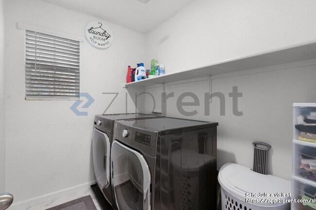 Building Photo - 202 Martos Ct