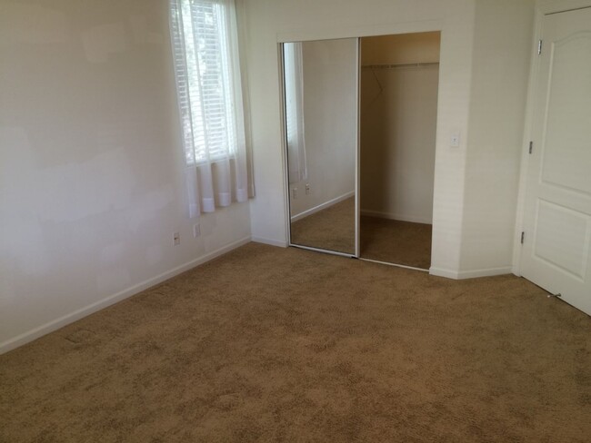 Building Photo - 135 Rennert Way