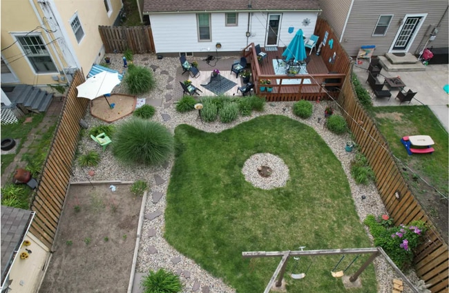 Building Photo - 2 Bedroom Single Family Home - 3 MONTH LEA...