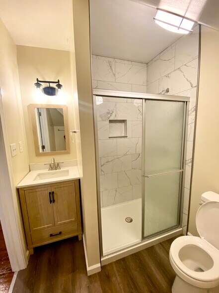 Building Photo - 1372 Neil Ave