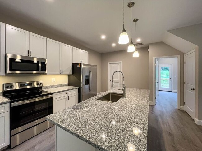 Building Photo - 5 Lofty Vw