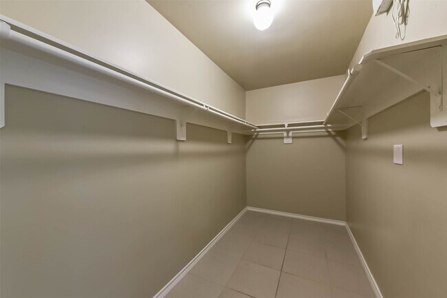Building Photo - 15838 Mossy Shores Ct
