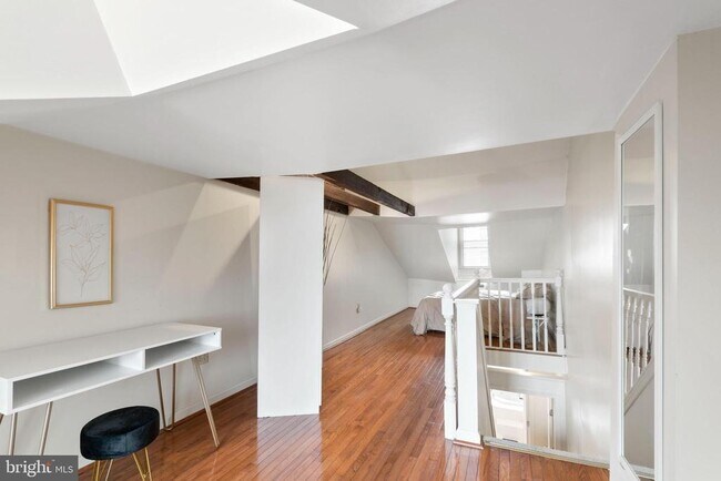 Building Photo - 104 N 2nd St