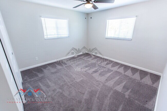 Building Photo - 6415 E Aspen Ave