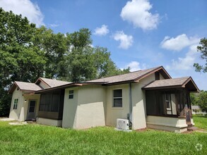 Building Photo - Gorgeous Industrial Style 2/1 in Inverness!!!