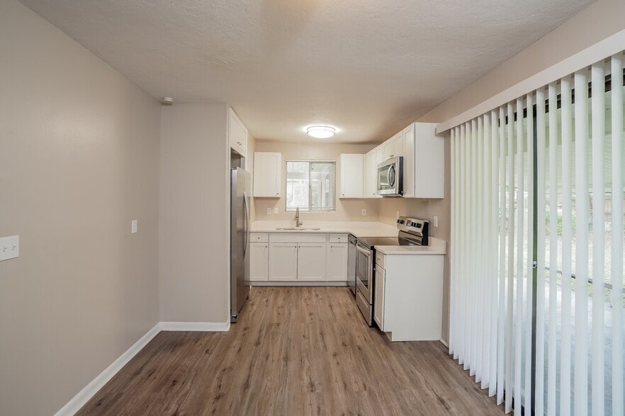 Building Photo - 2085 Hugh Edwards Dr