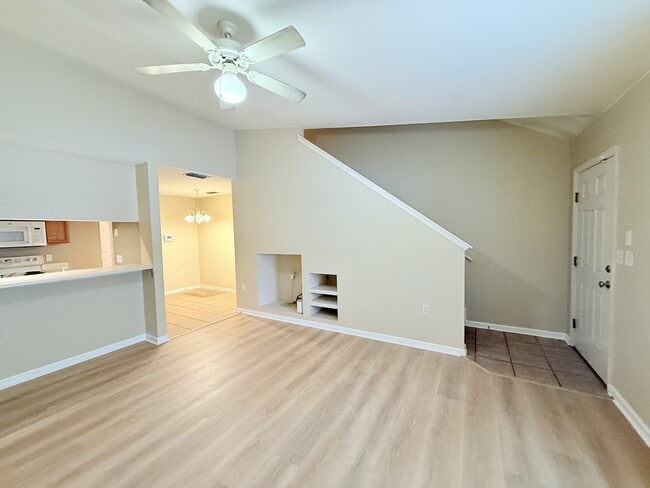 Building Photo - 2738 W Tharpe St