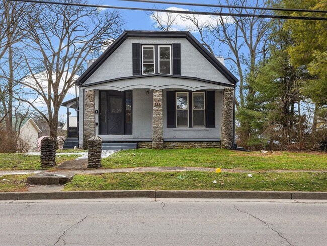 Building Photo - 306 E High St