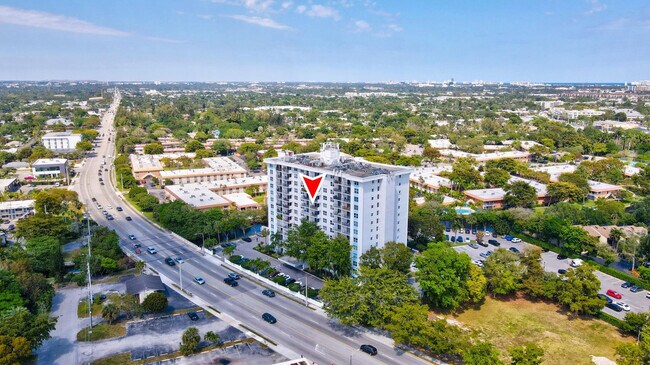 Building Photo - 1800 N Andrews Ave