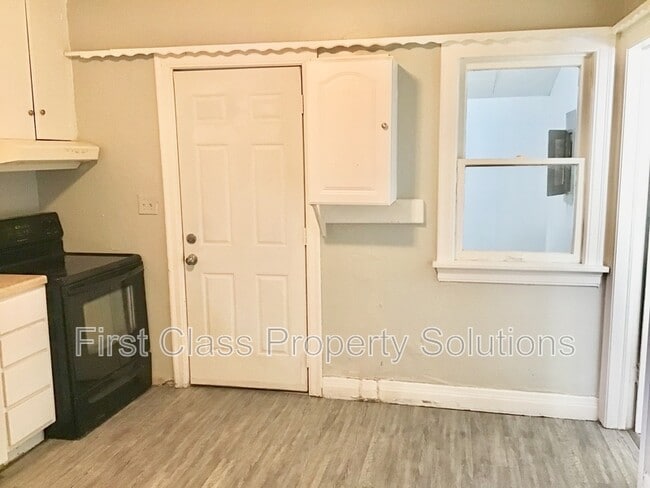 Building Photo - 3125 NW 14th St