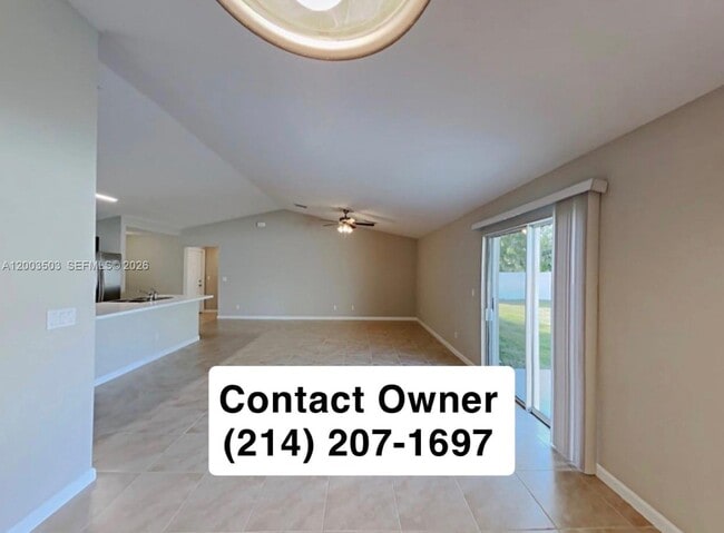 Building Photo - 2011 SW Del Rio Blvd