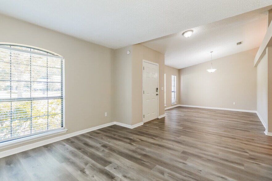 Building Photo - 498 John's Creek Pkwy