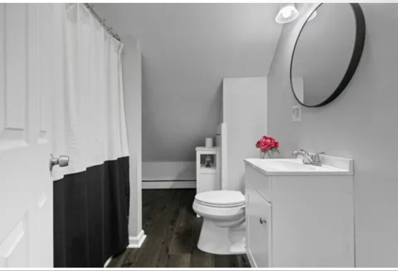 Building Photo - 55 Howe St