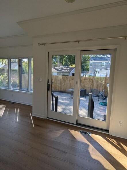 Building Photo - 2152 Pembroke Rd