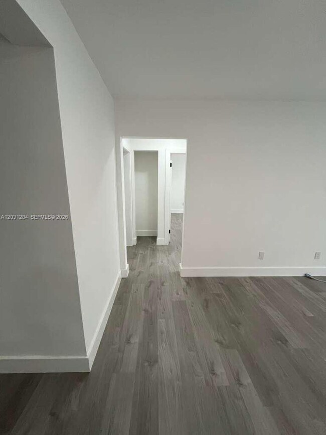 Building Photo - 316 Surfside Blvd