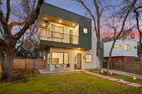 Building Photo - 910 Nalide St
