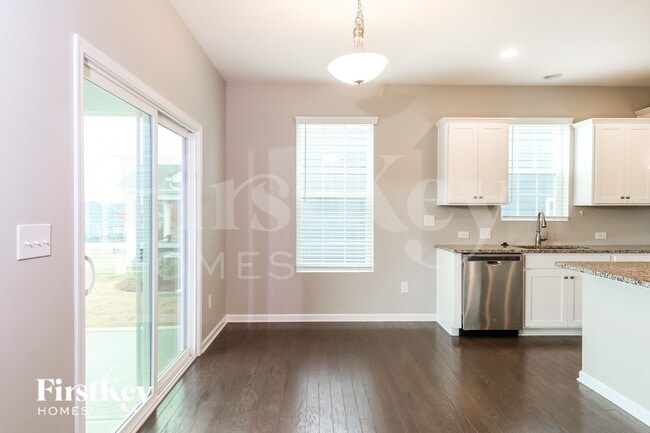 Building Photo - 205 Barberry Dr