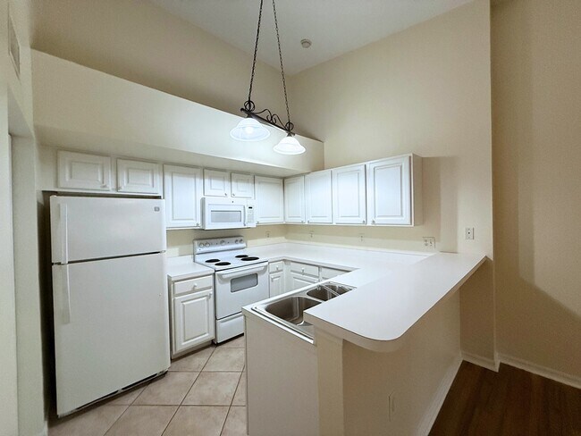 Building Photo - Residence Dr
