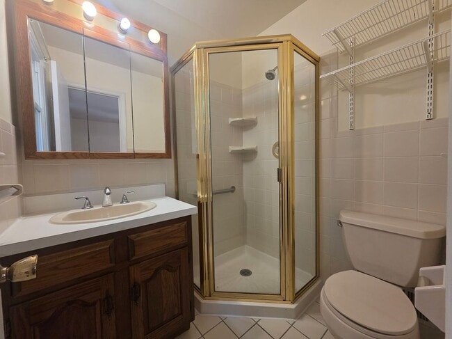 Building Photo - 612 Kenbrook Dr
