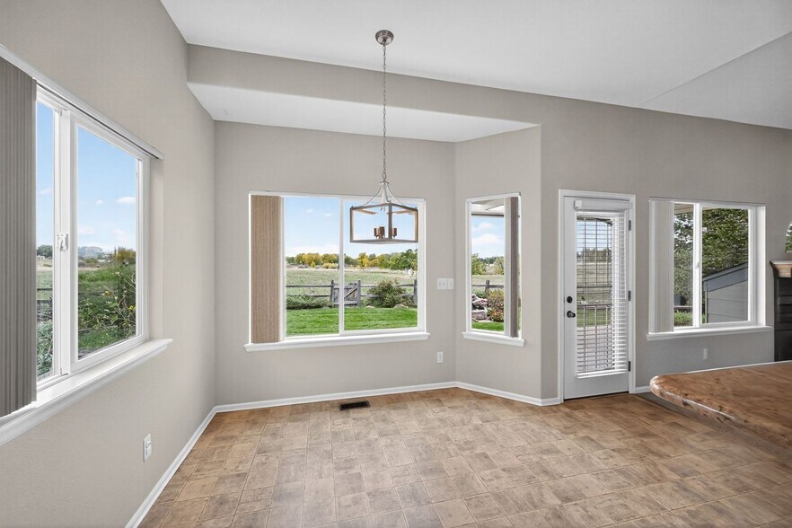 Building Photo - 11131 Park Vista Dr