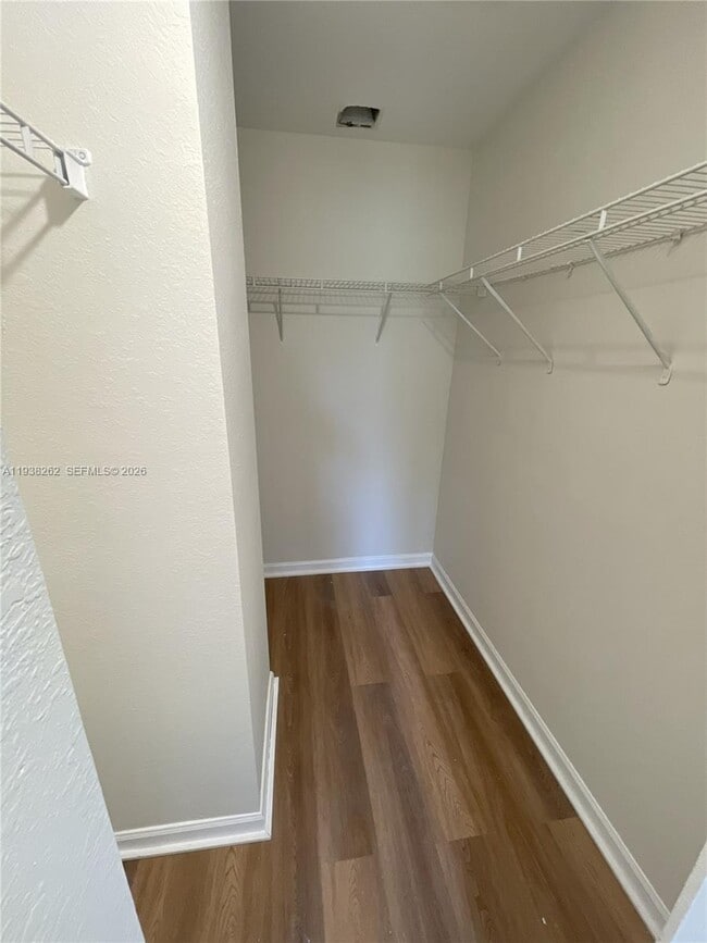 Building Photo - 2865 SE 15th Rd