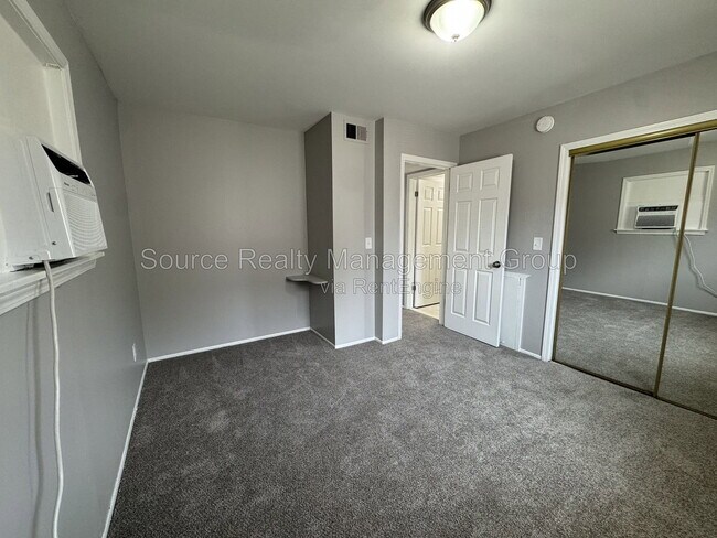 Building Photo - 4431 Oakwood