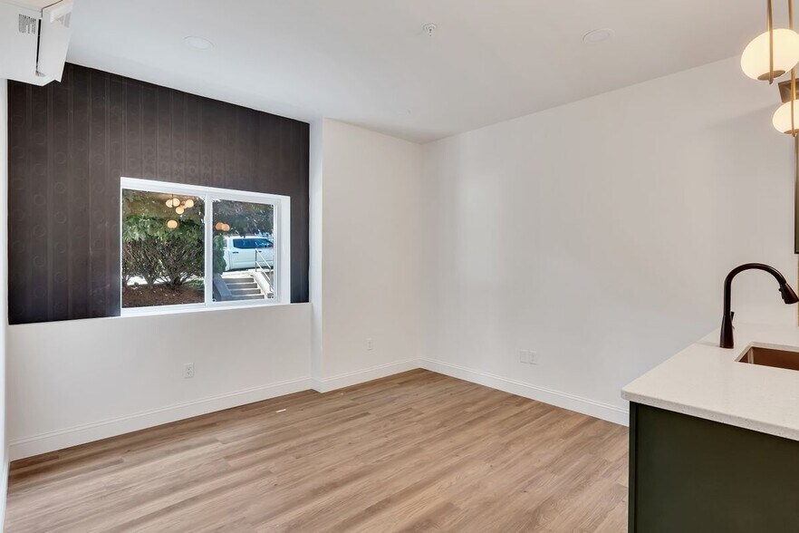 Building Photo - 36 Pawling Ave