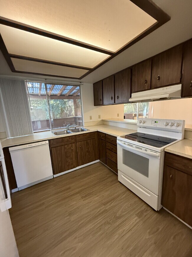 Building Photo - "Charming 3-Bedroom Home with Cozy Firepla...