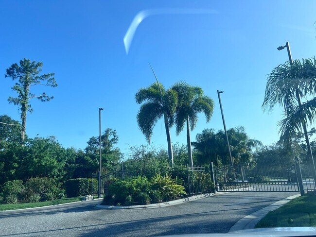 Building Photo - Sable Trace 3BR/2BT Lakefront Villa