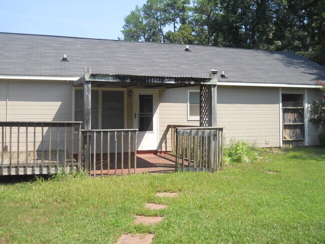 Building Photo - 1701 4th Pl